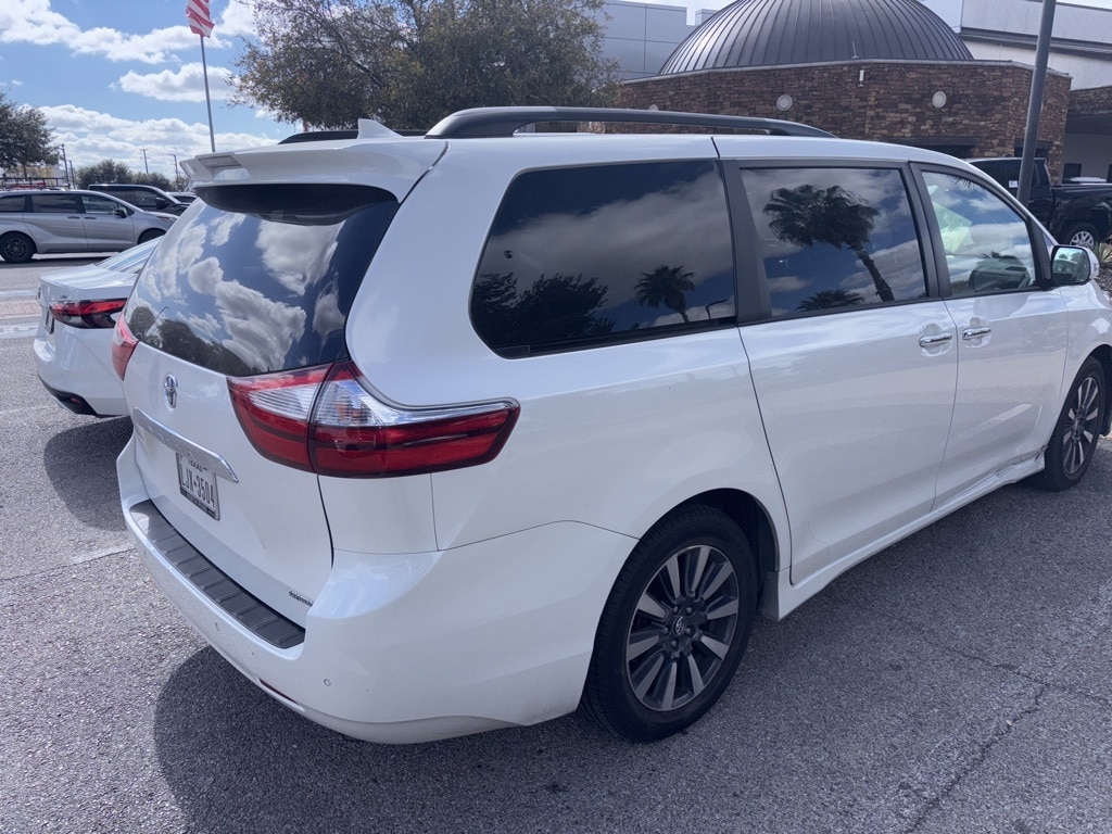 Used 2019 Toyota Sienna Limited Premium Minivan/Van