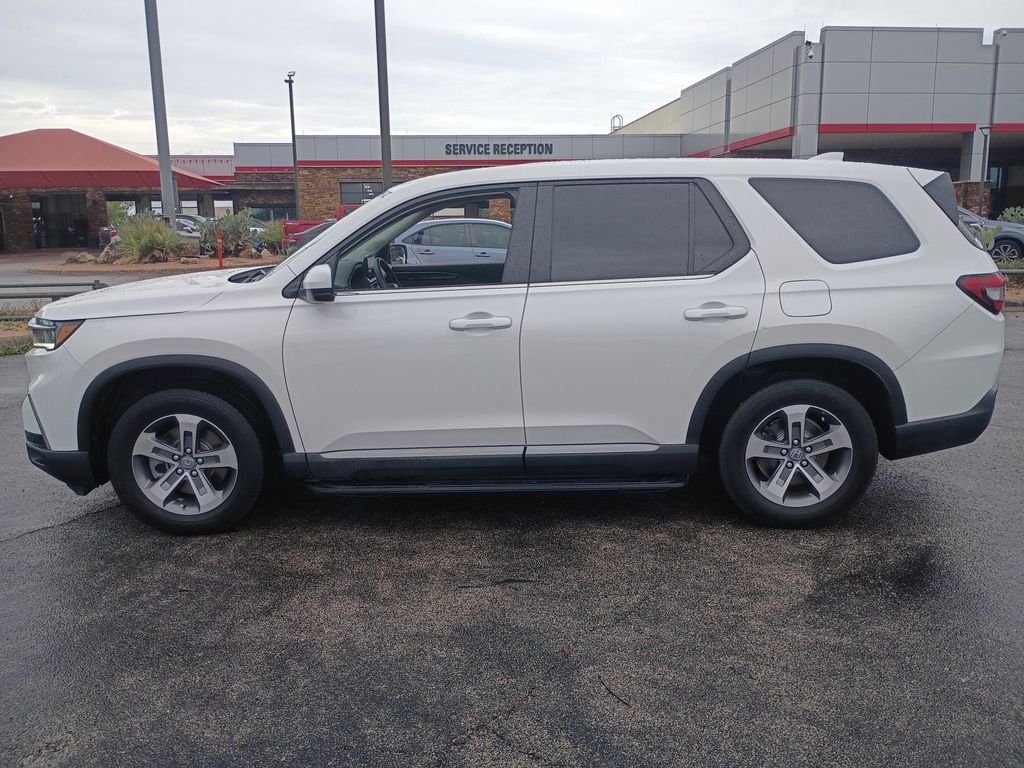 View vehicle photo 7