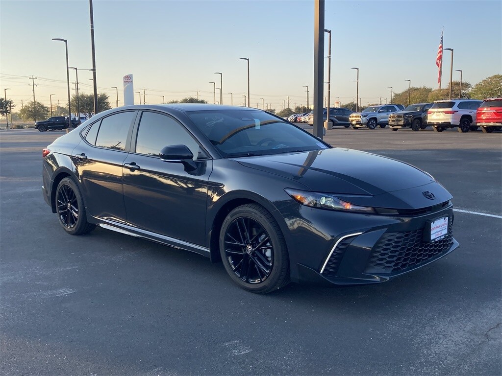 2026 Toyota Camry SE photo 3