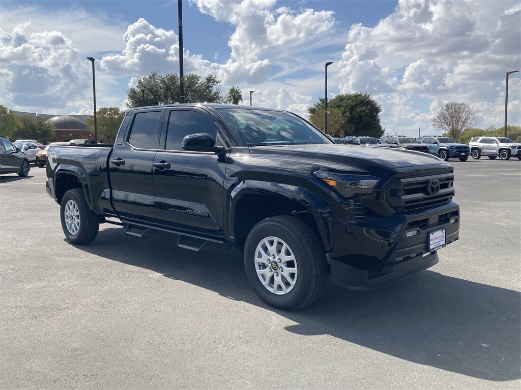2025 Toyota Tacoma SR5 photo 3