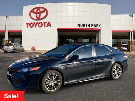 2020 Toyota Camry SE Sedan