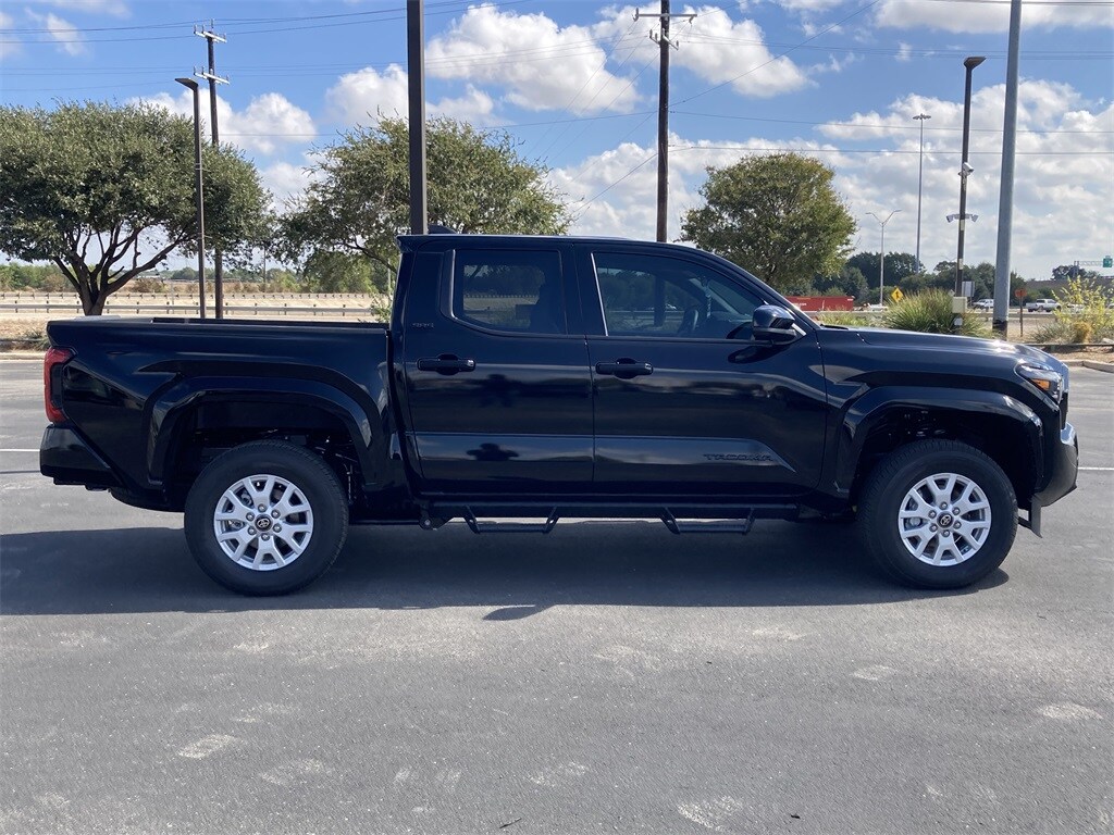 2025 Toyota Tacoma SR5 photo 4