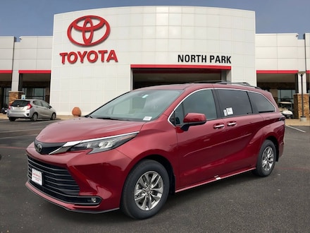 2026 Toyota Sienna XLE 8 Passenger Van Passenger Van