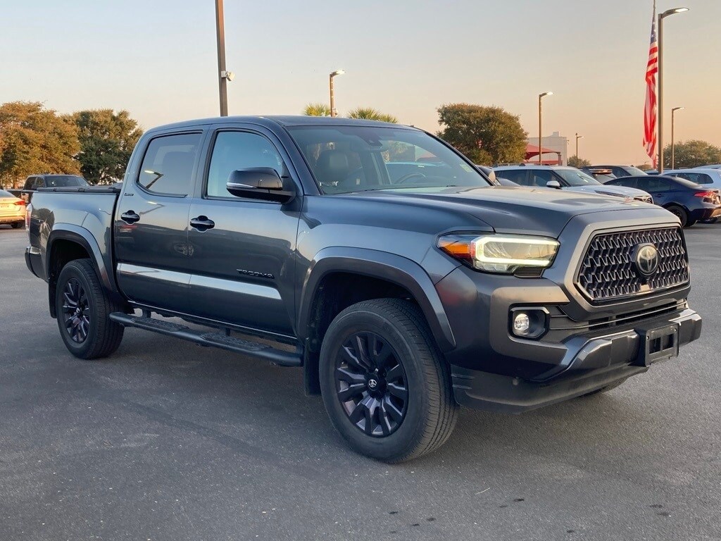2022 Toyota Tacoma Limited photo 3