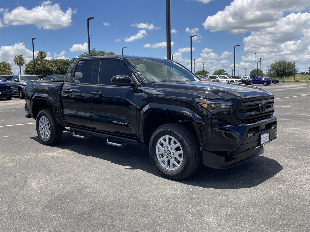 2025 Toyota Tacoma SR5 photo 3