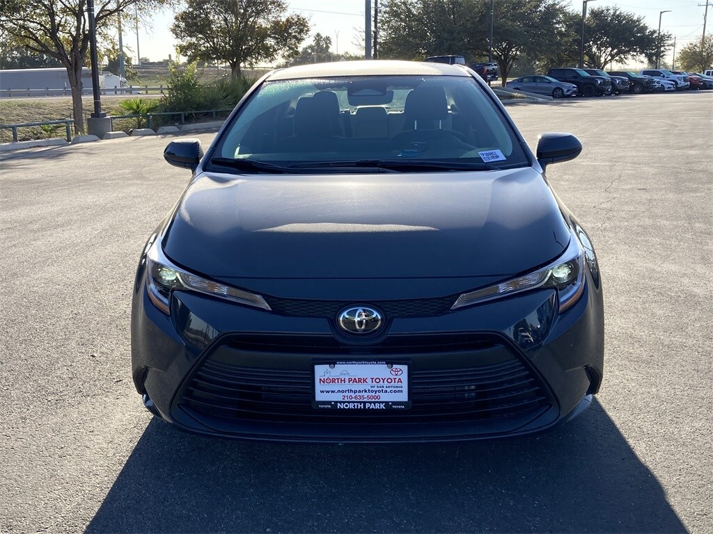 2026 Toyota Corolla LE photo 2