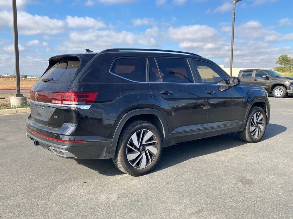 2025 Volkswagen Atlas SE Technology photo 3