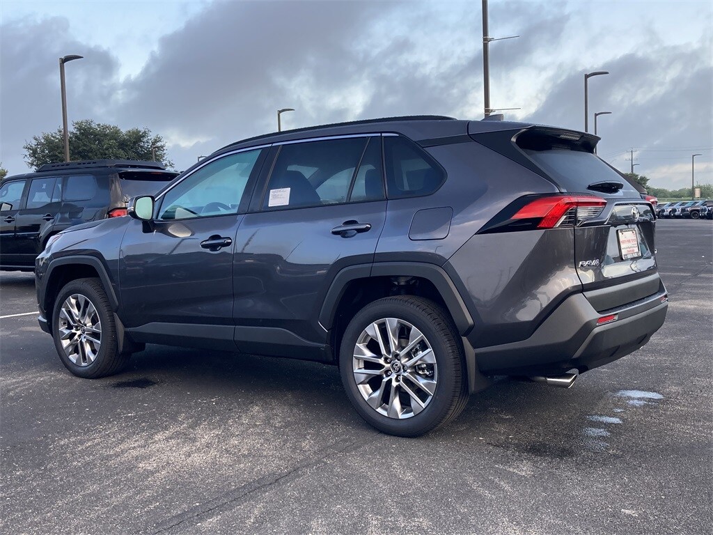 2025 Toyota RAV4 XLE Premium photo 4