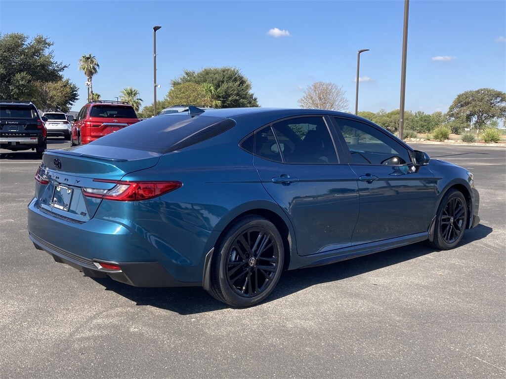 2026 Toyota Camry SE photo 4