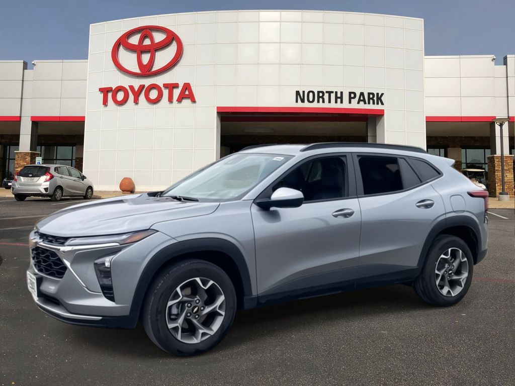 2025 Chevrolet Trax LT's photo