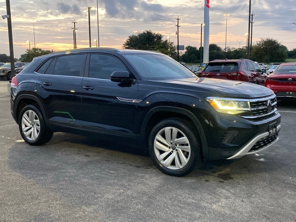 Used 2020 Volkswagen Atlas Cross Sport SE w/Tech R-Line with VIN 1V25E2CA3LC230754 for sale in San Antonio, TX