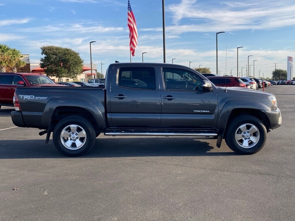 2014 Toyota Tacoma PreRunner photo 2