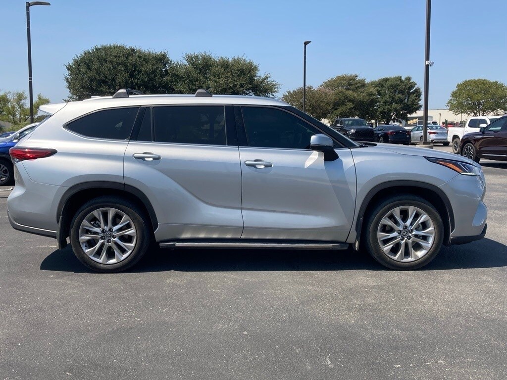 2023 Toyota Highlander Limited photo 4