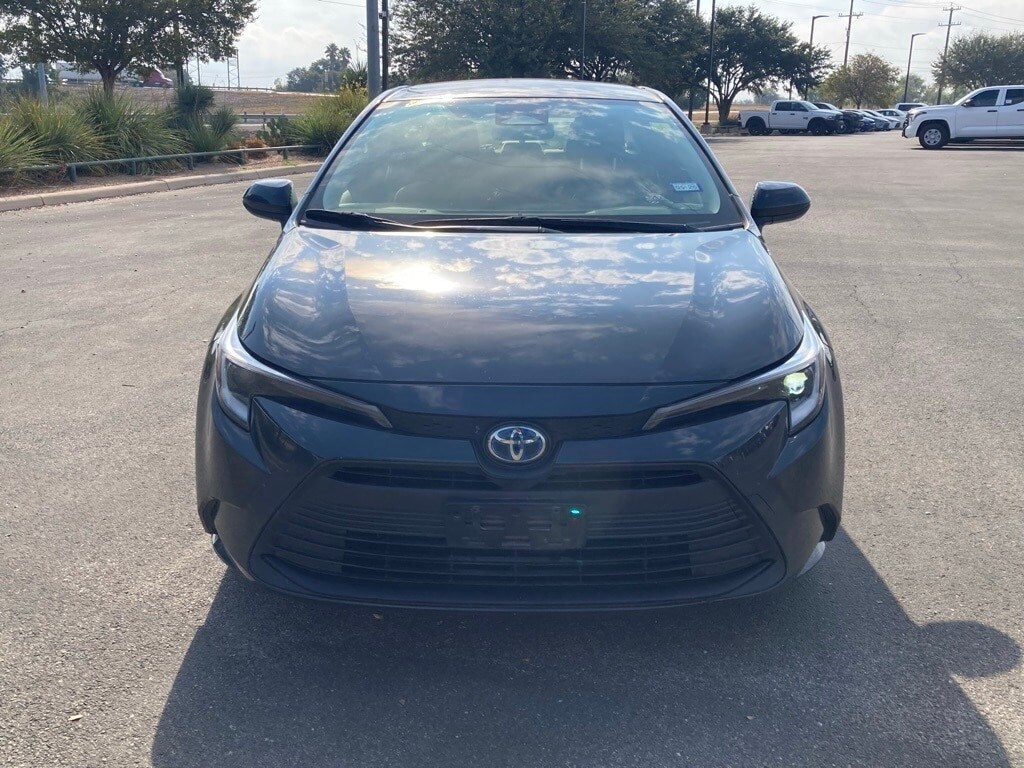 2024 Toyota Corolla Hybrid LE photo 2