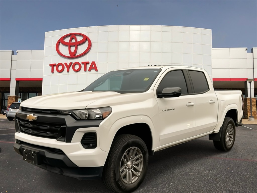 2024 Chevrolet Colorado LT's photo