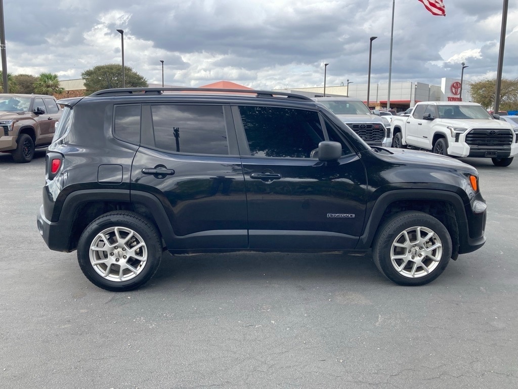Used 2022 Jeep Renegade Latitude SUV