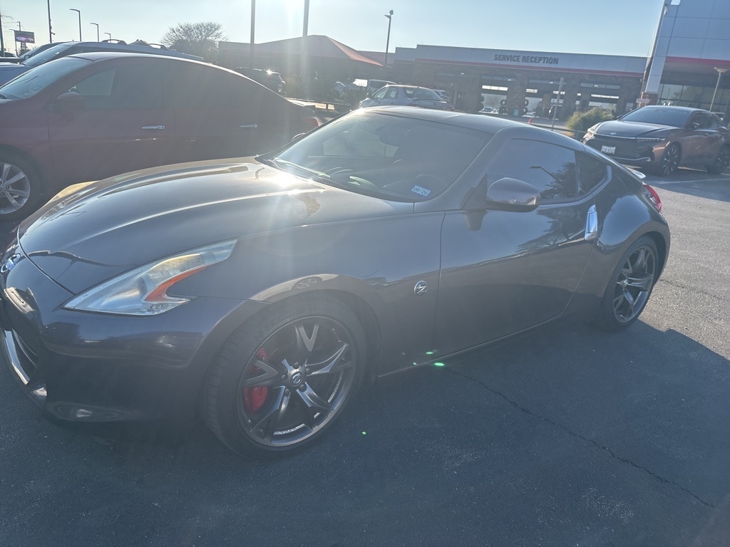 2010 Nissan 370Z Touring's photo