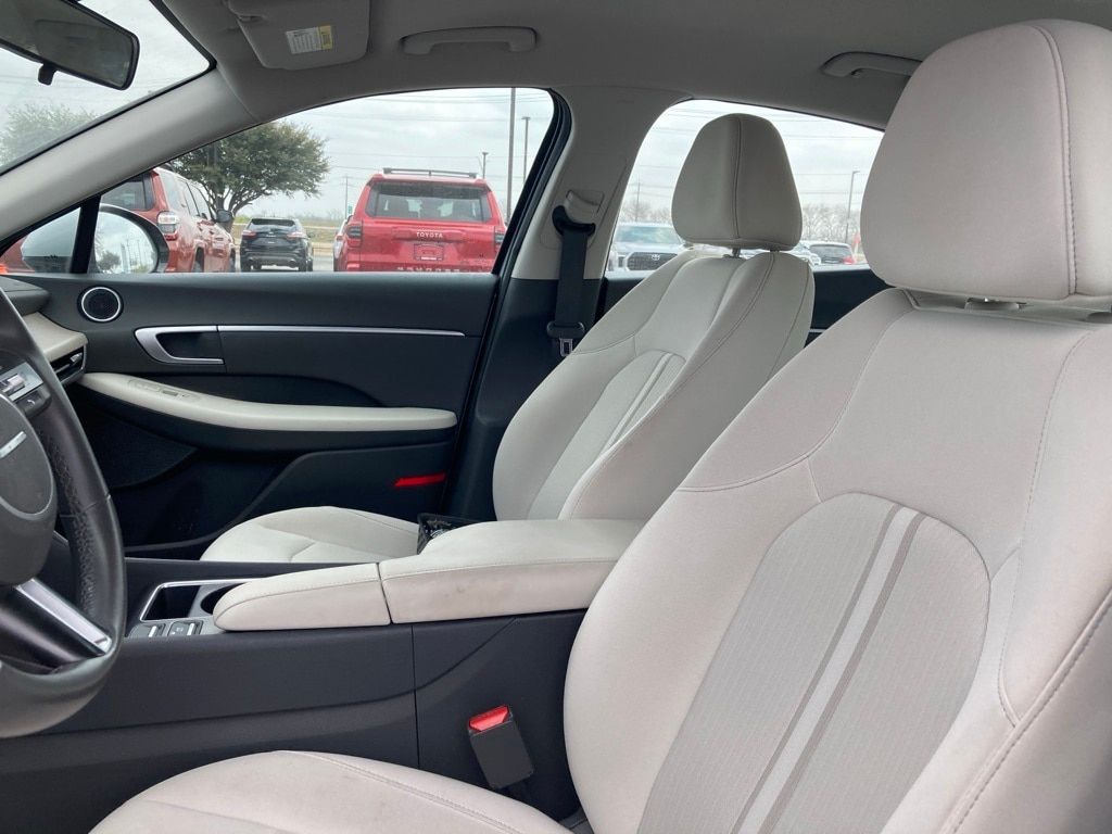 2025 Hyundai Sonata Hybrid SEL - Photo 9
