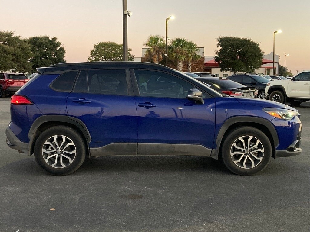2024 Toyota Corolla Cross Hybrid SE photo 4
