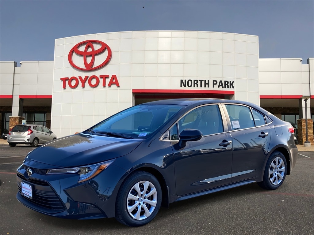 2026 Toyota Corolla LE's photo