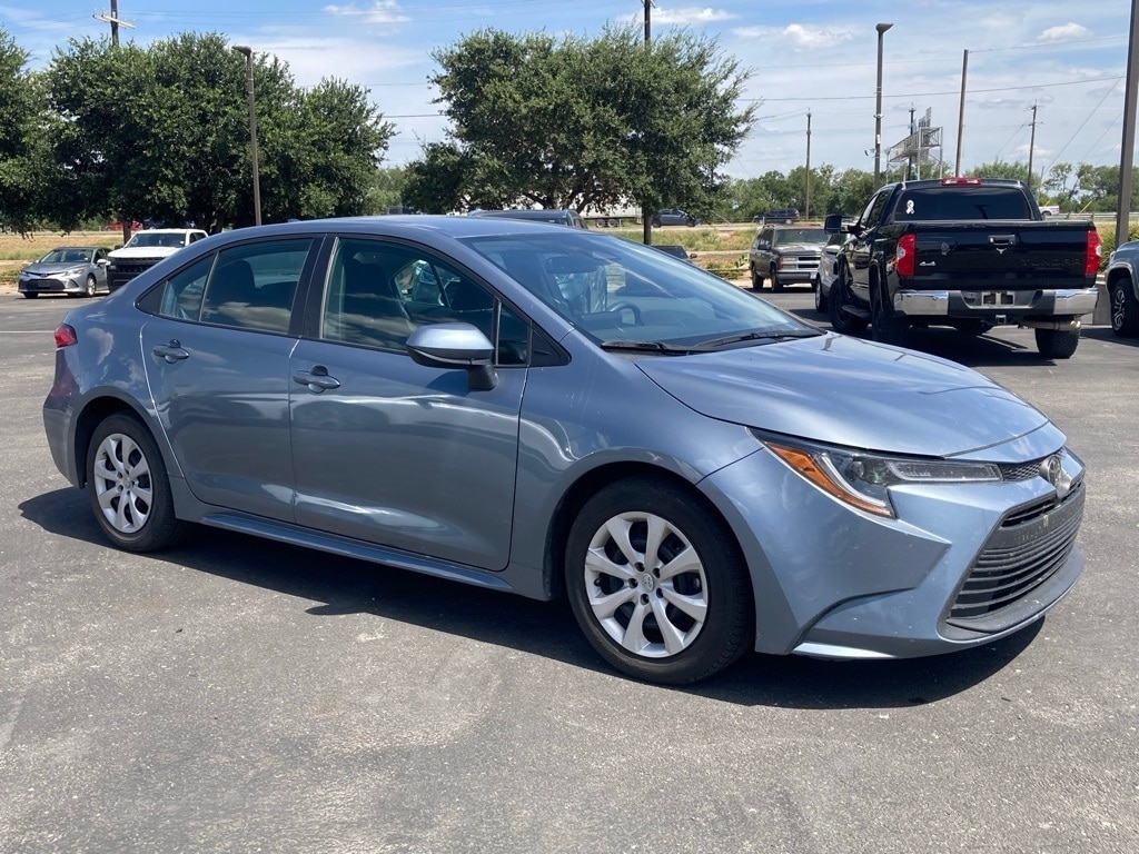 Used 2023 Toyota Corolla LE with VIN 5YFB4MDE5PP013224 for sale in Northfield, Minnesota
