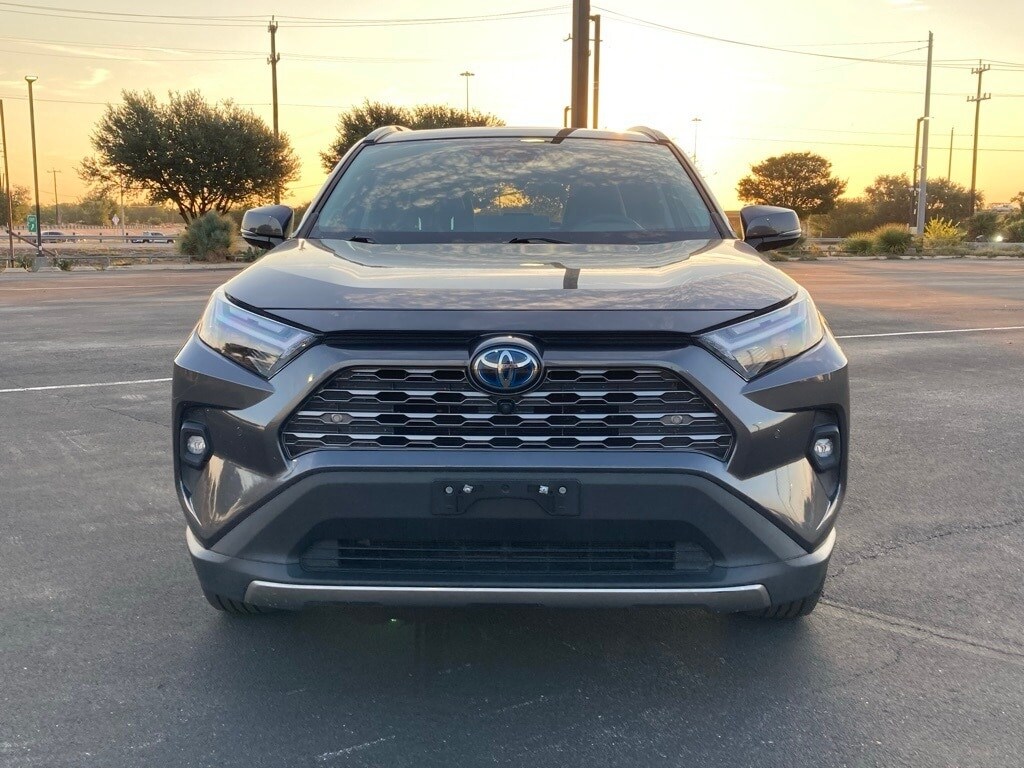 2022 Toyota RAV4 Hybrid Limited photo 2