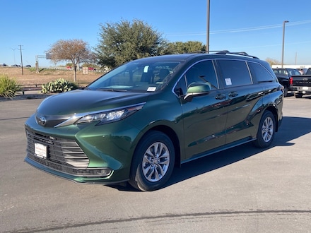 2026 Toyota Sienna LE 8 Passenger Van Passenger Van