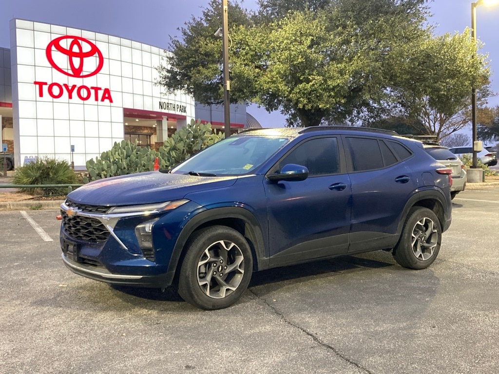 2024 Chevrolet Trax LT's photo