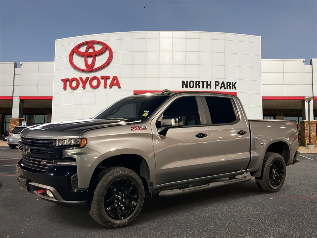 2022 Chevrolet Silverado LT's photo