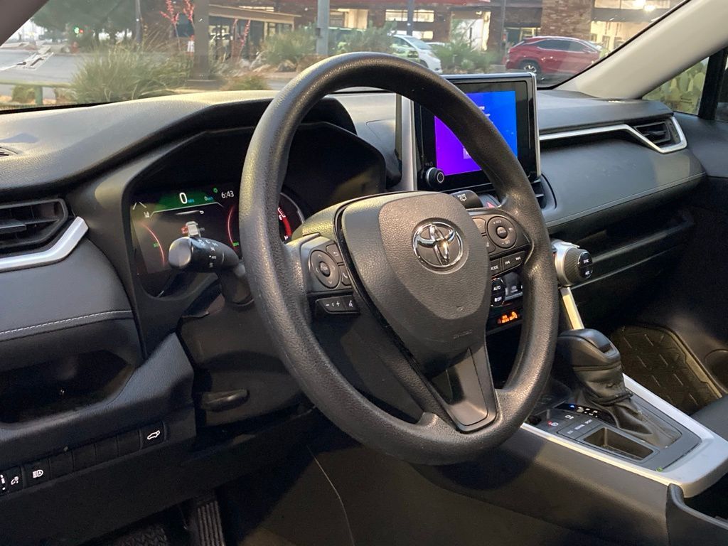 View vehicle photo 6