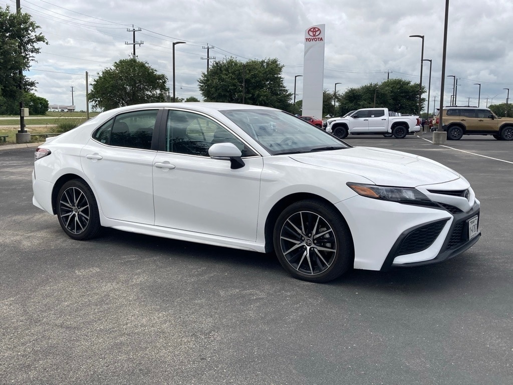 Used 2024 Toyota Camry SE with VIN 4T1G11AK9RU229151 for sale in San Antonio, TX