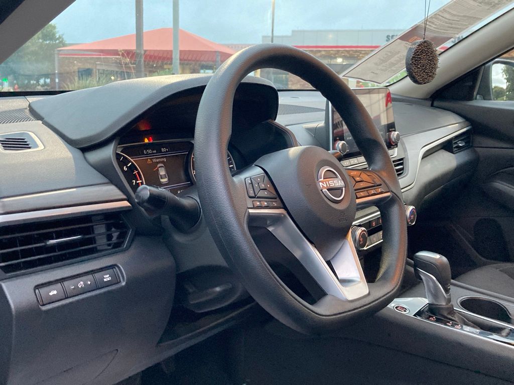 2025 Nissan Altima SV - Photo 8