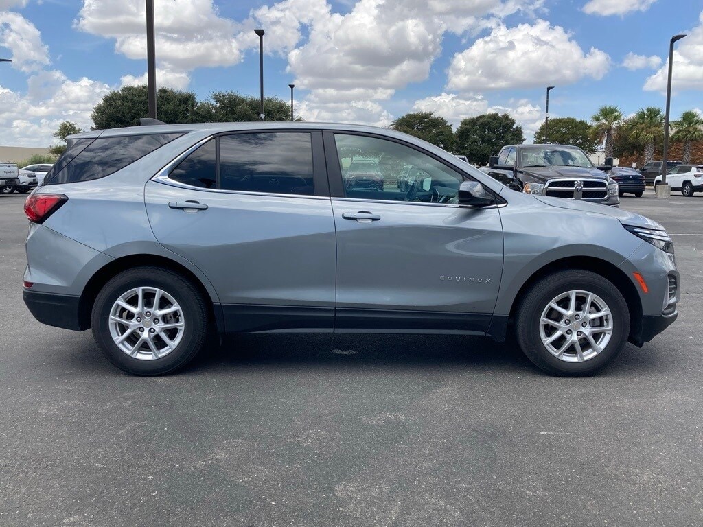 2024 Chevrolet Equinox LT photo 4