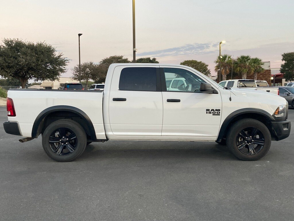 2024 Ram 1500 Classic Warlock photo 3