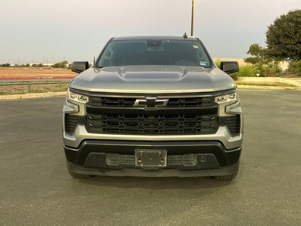 2023 Chevrolet Silverado 1500 LT photo 2