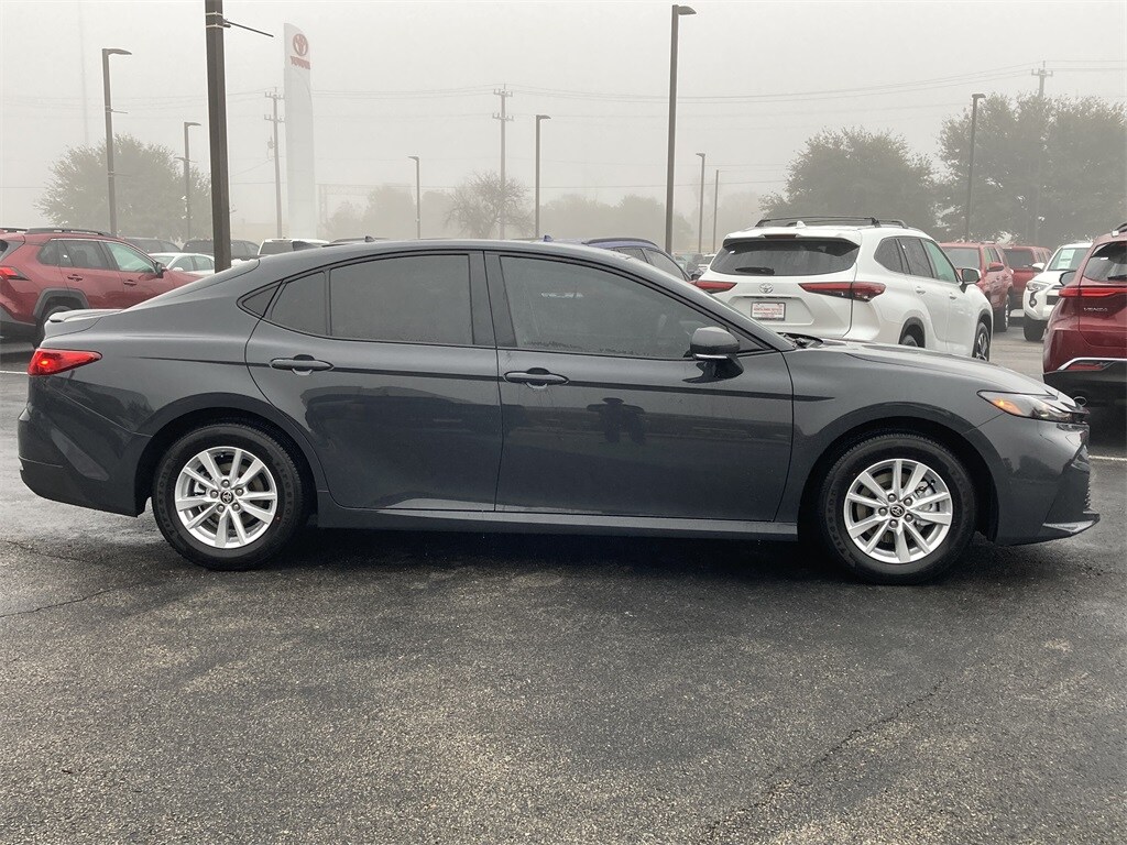 2026 Toyota Camry LE photo 4