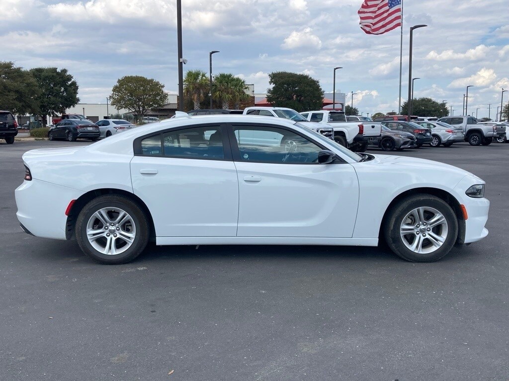 2023 Dodge Charger SXT photo 3