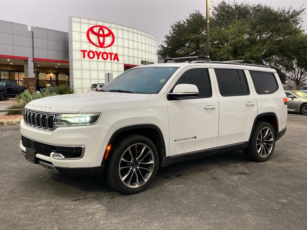 2022 Jeep Wagoneer Series III's photo