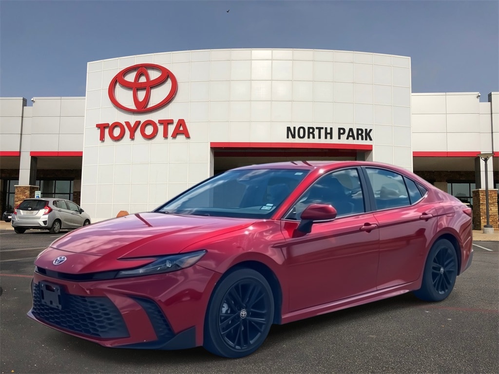 2025 Toyota Camry SE's photo