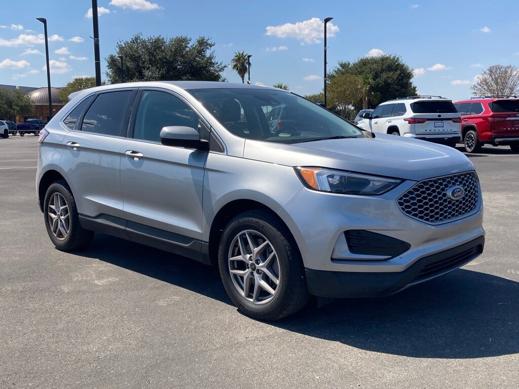 2024 Ford Edge SEL photo 3