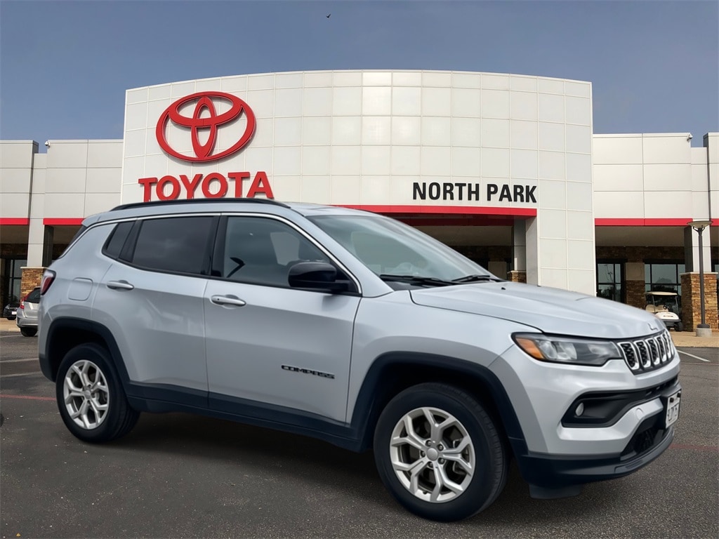 Used 2024 Jeep Compass Latitude SUV