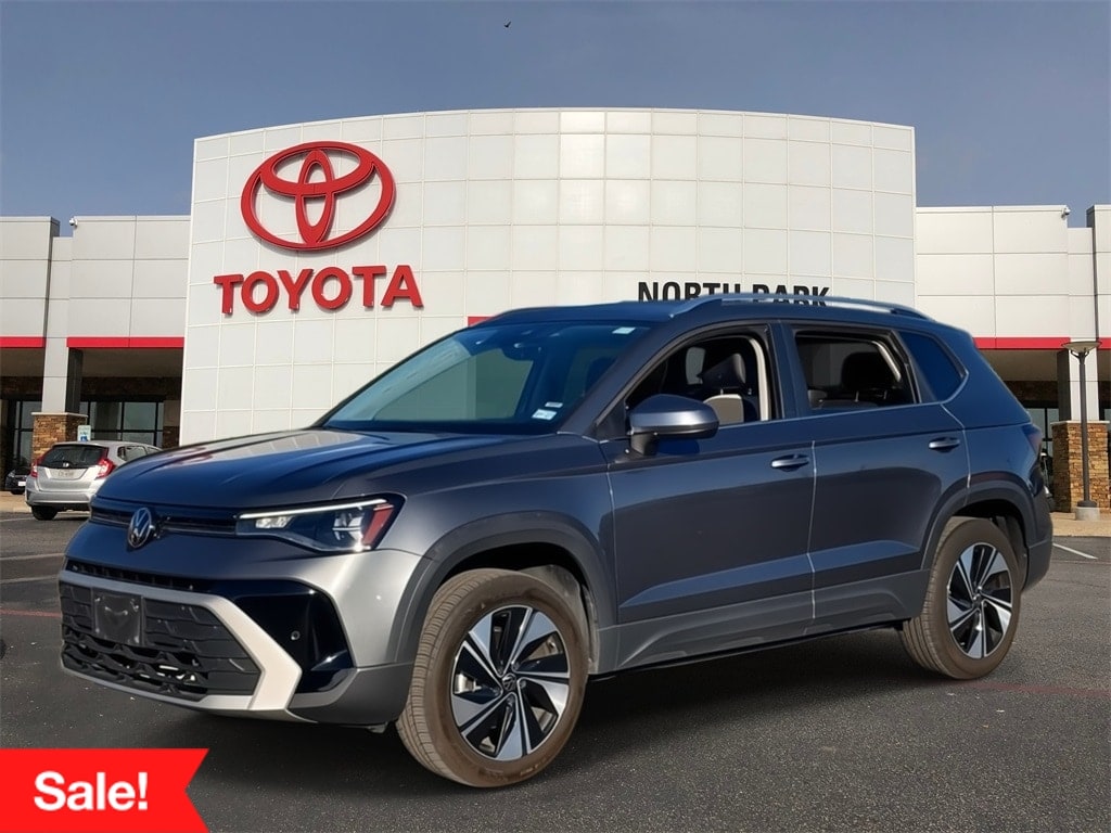 2025 Volkswagen Taos SE's photo