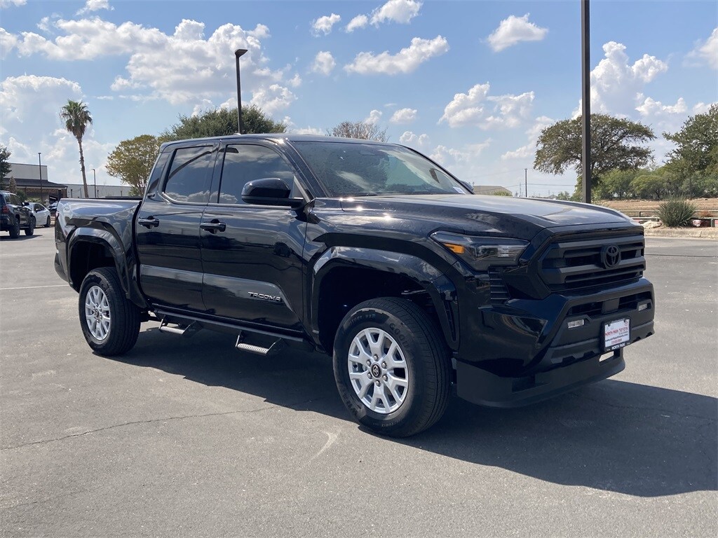 2025 Toyota Tacoma SR5 photo 3