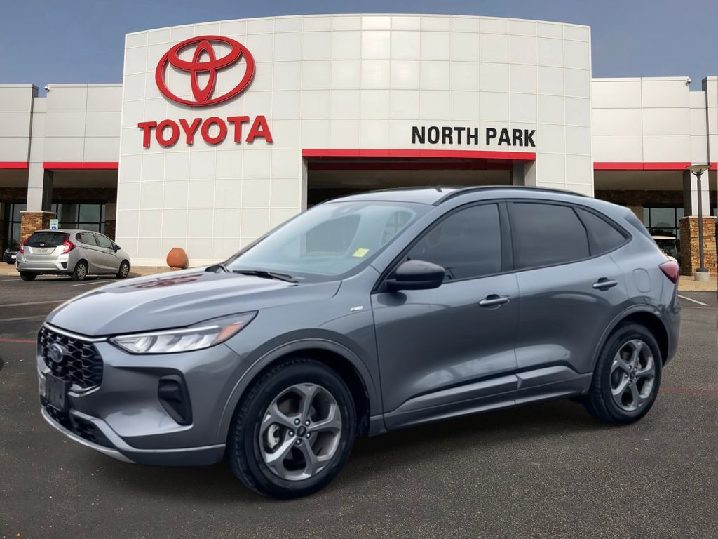 2024 Ford Escape ST-Line FWD's photo