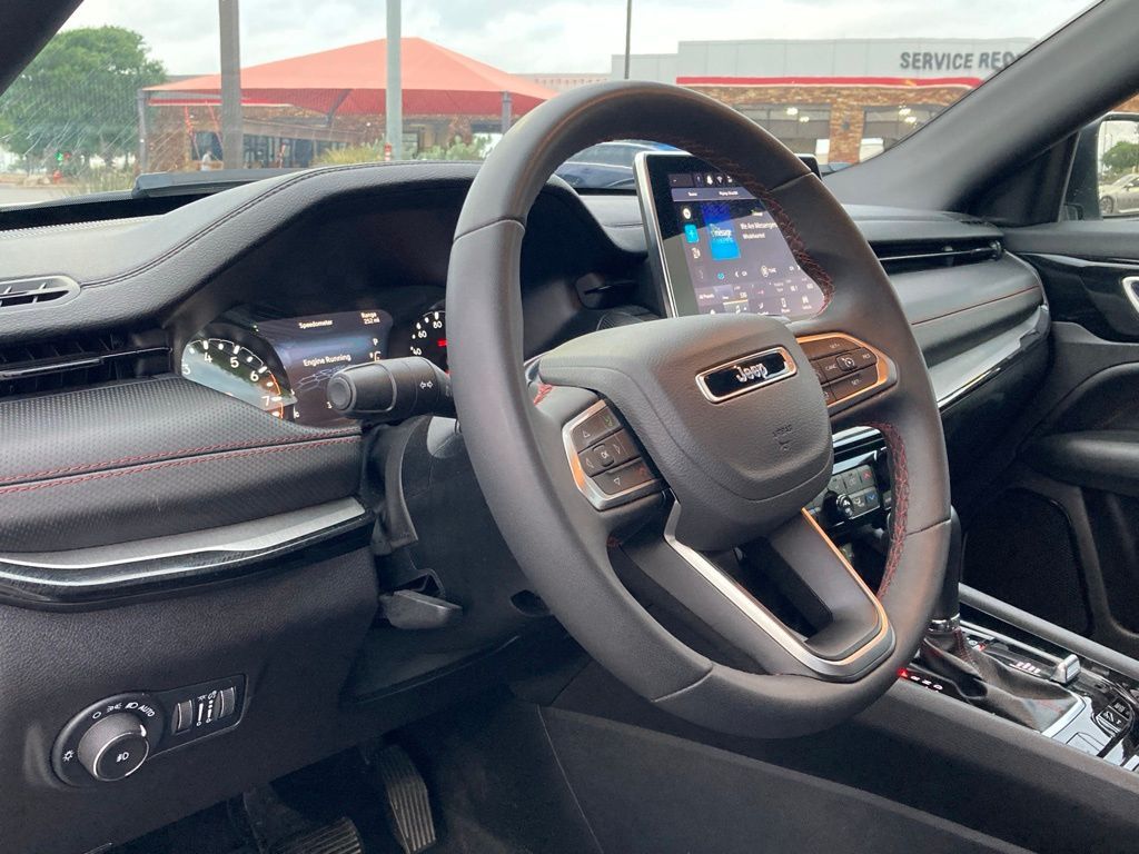 2025 Jeep Compass Trailhawk - Photo 9