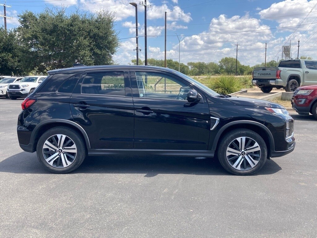 2024 Mitsubishi Outlander Sport SE photo 3