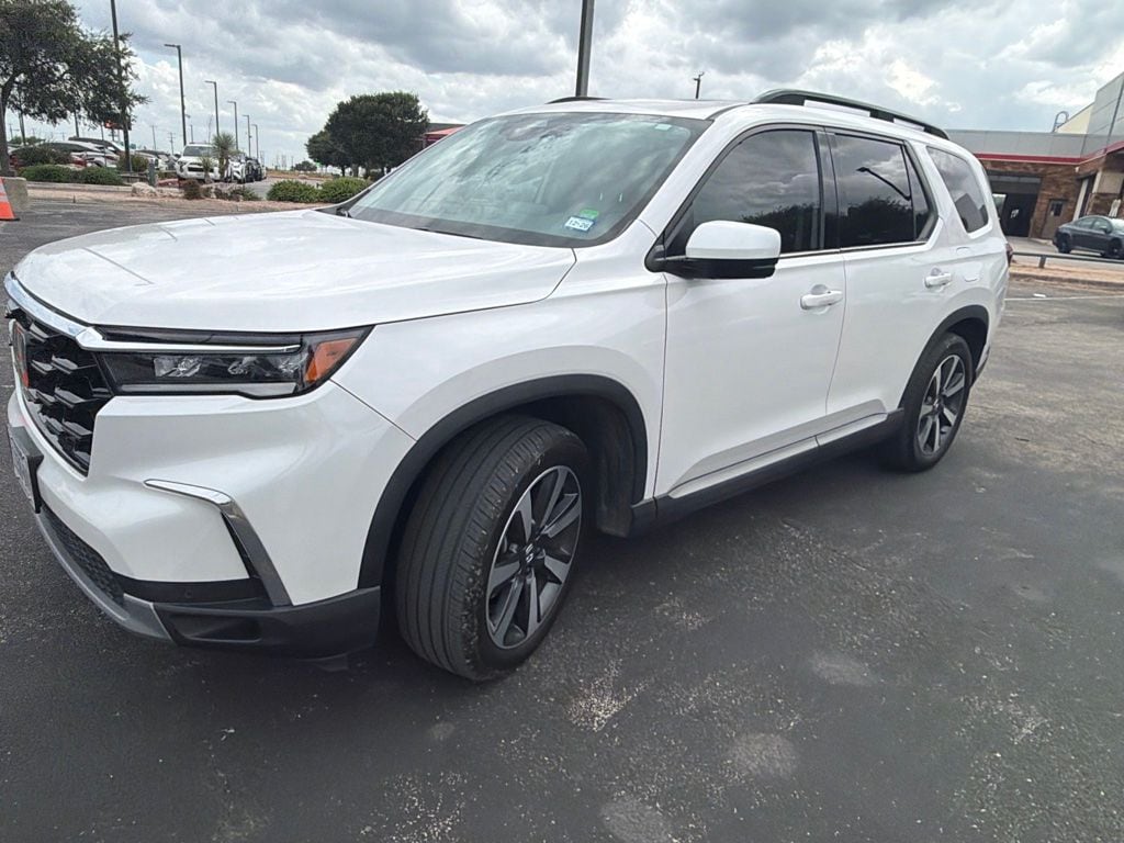 2025 Honda Pilot Touring 2WD's photo