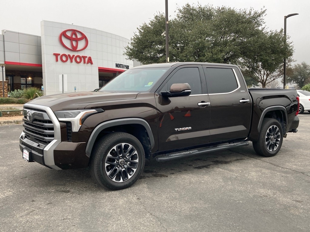 2024 Toyota Tundra Limited's photo