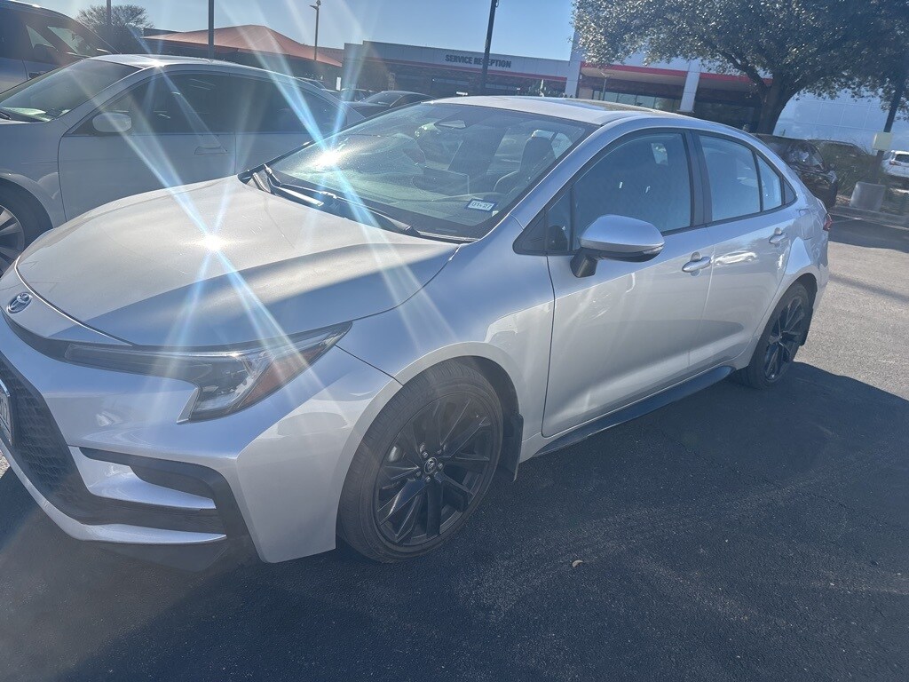 Used 2025 Toyota Corolla SE Sedan