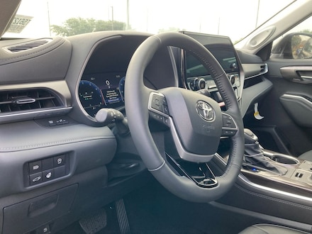 2026 Toyota Highlander Limited SUV